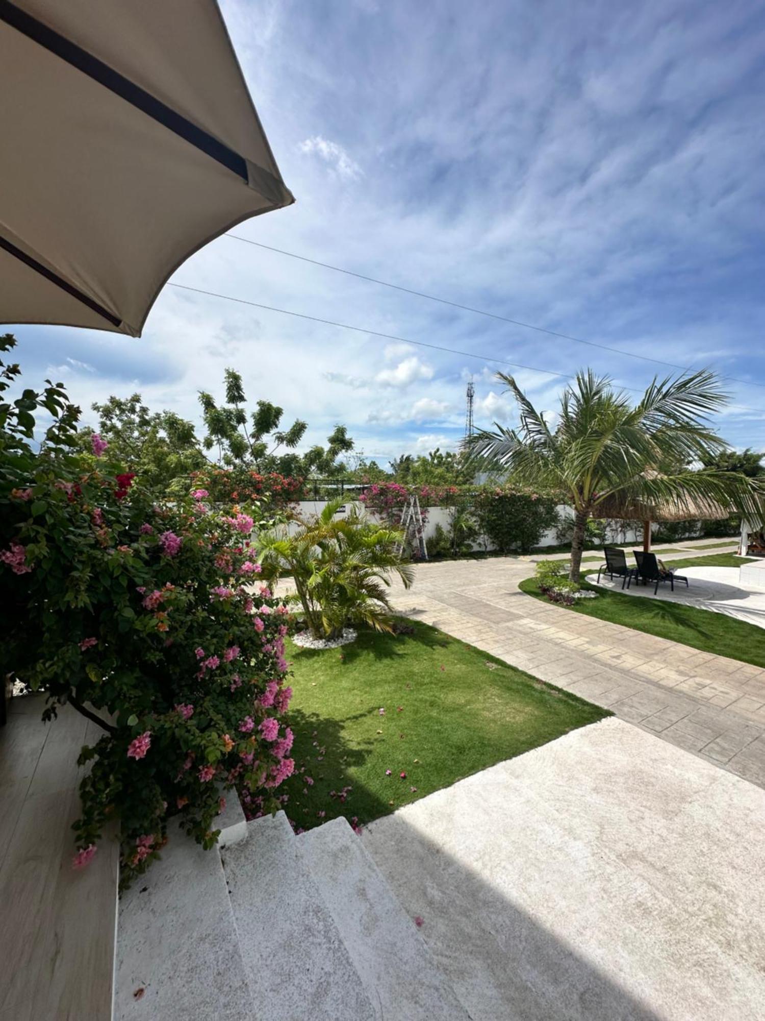 Treeshade Resort & Spa Moalboal Exterior foto